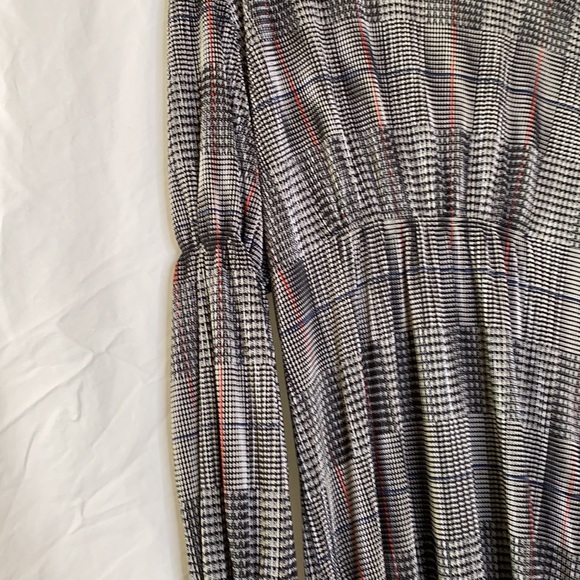 Zara dress - Picture 2 of 4